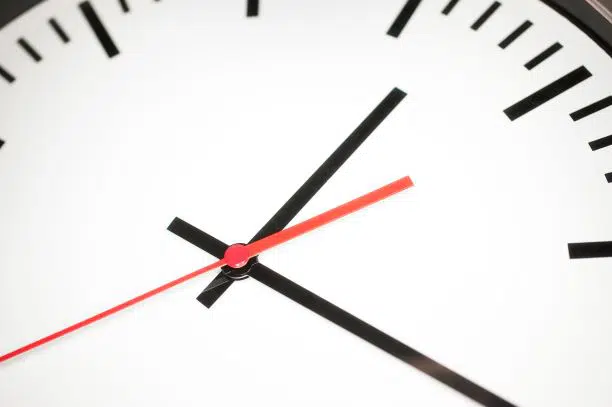 Clock measuring length of squash game