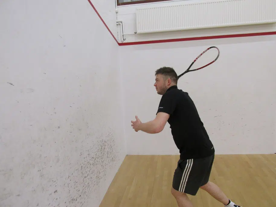 Volleying down the sidewall in squash